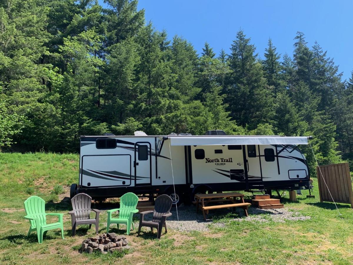 Umpqua'S Last Resort - Wilderness Cabins, Rv Park & Glamping Idleyld Park Exterior foto