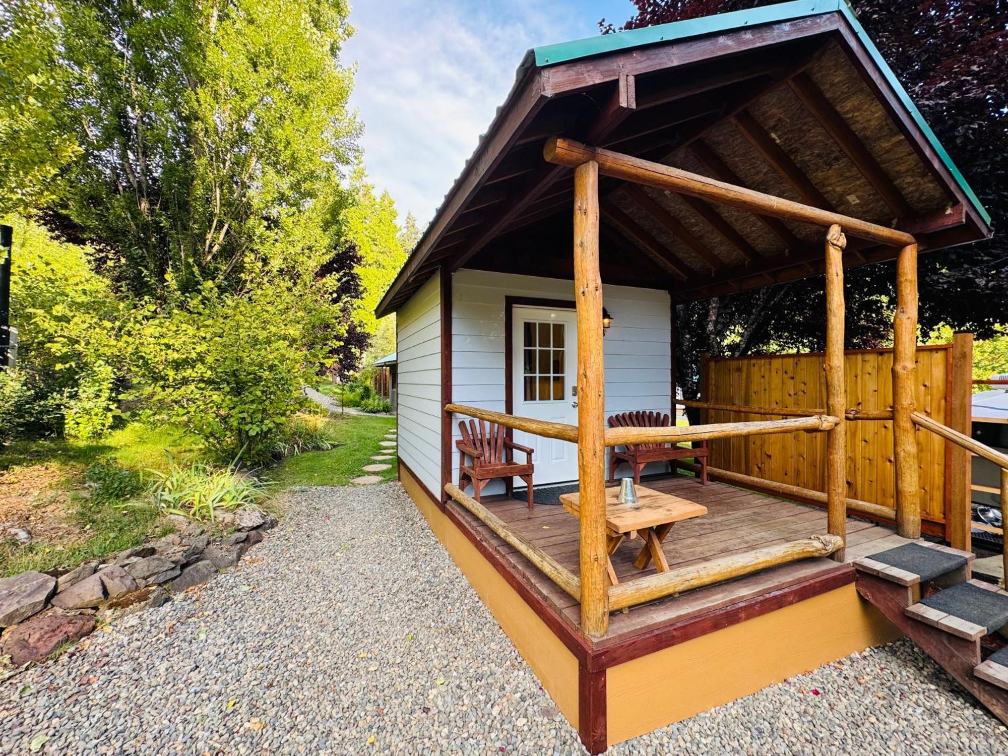 Umpqua'S Last Resort - Wilderness Cabins, Rv Park & Glamping Idleyld Park Exterior foto