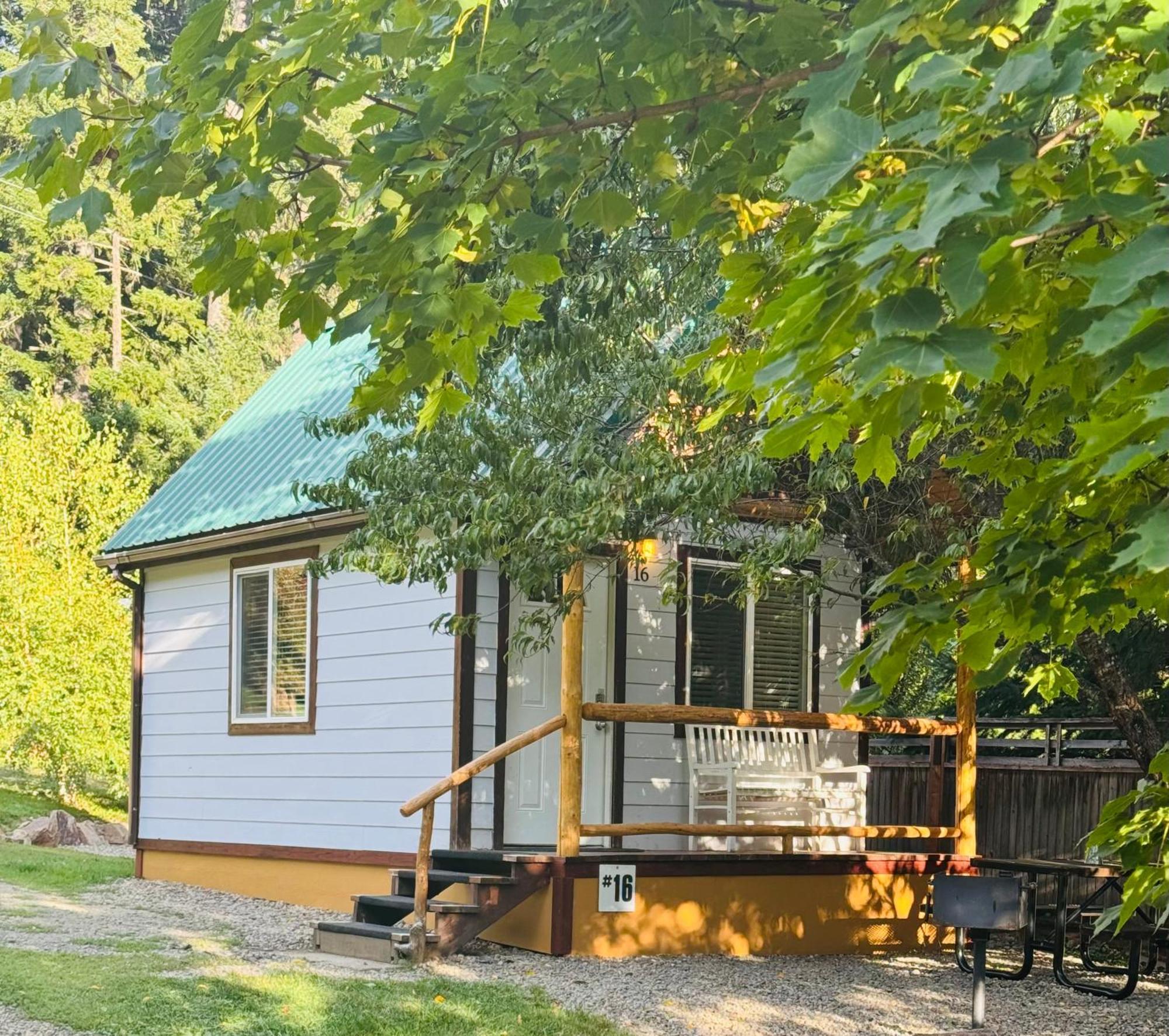 Umpqua'S Last Resort - Wilderness Cabins, Rv Park & Glamping Idleyld Park Exterior foto