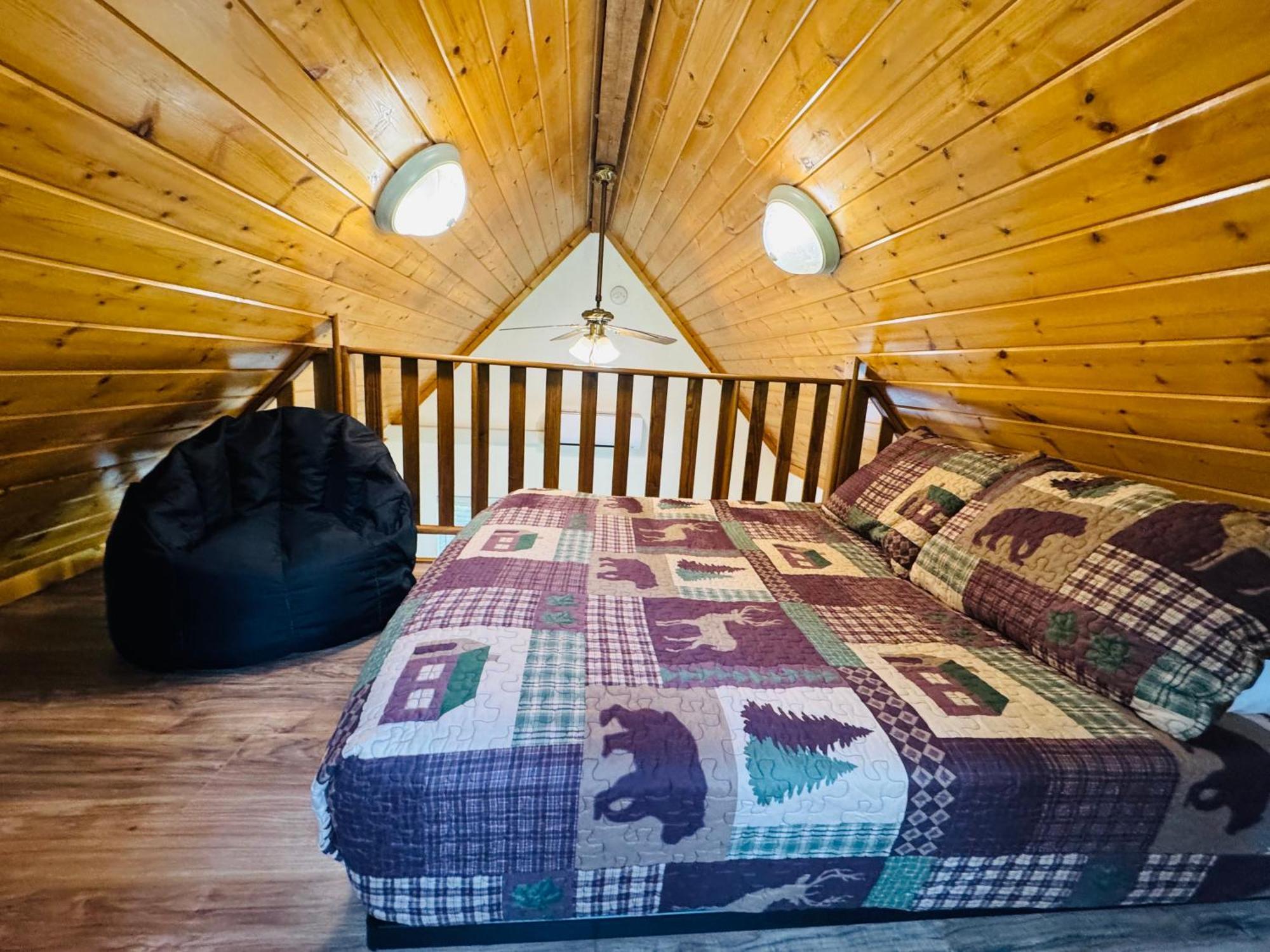 Umpqua'S Last Resort - Wilderness Cabins, Rv Park & Glamping Idleyld Park Exterior foto