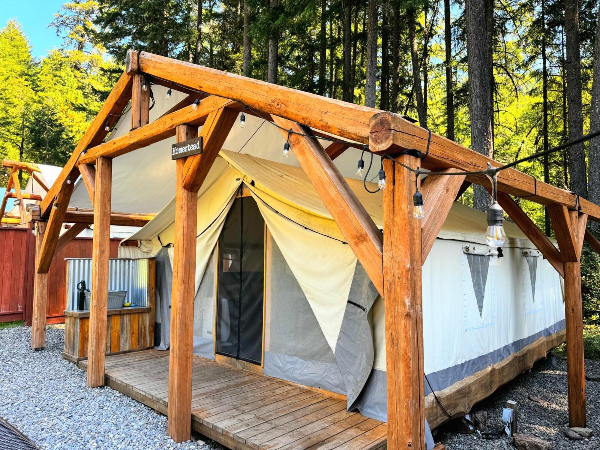 Umpqua'S Last Resort - Wilderness Cabins, Rv Park & Glamping Idleyld Park Exterior foto